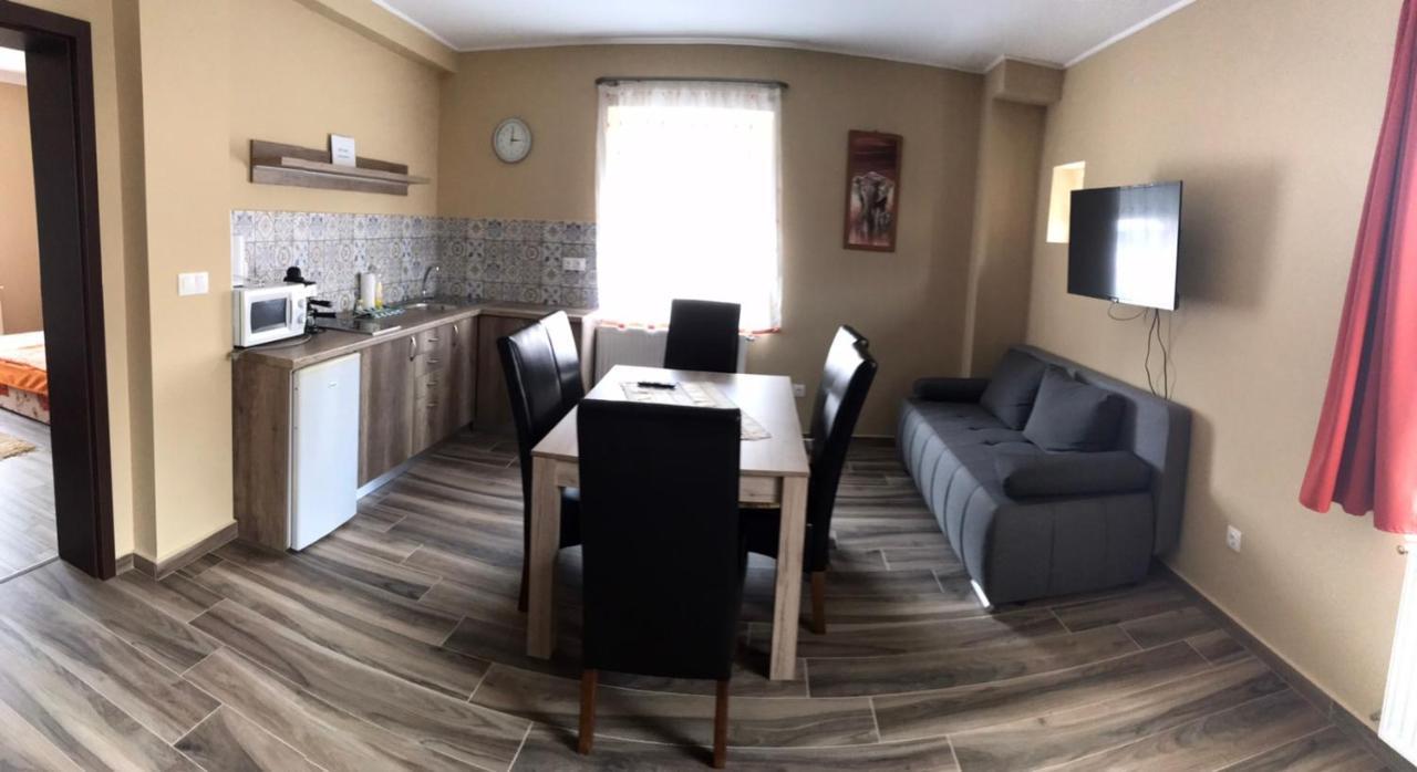 Adrienn Apartman Sárvár المظهر الخارجي الصورة