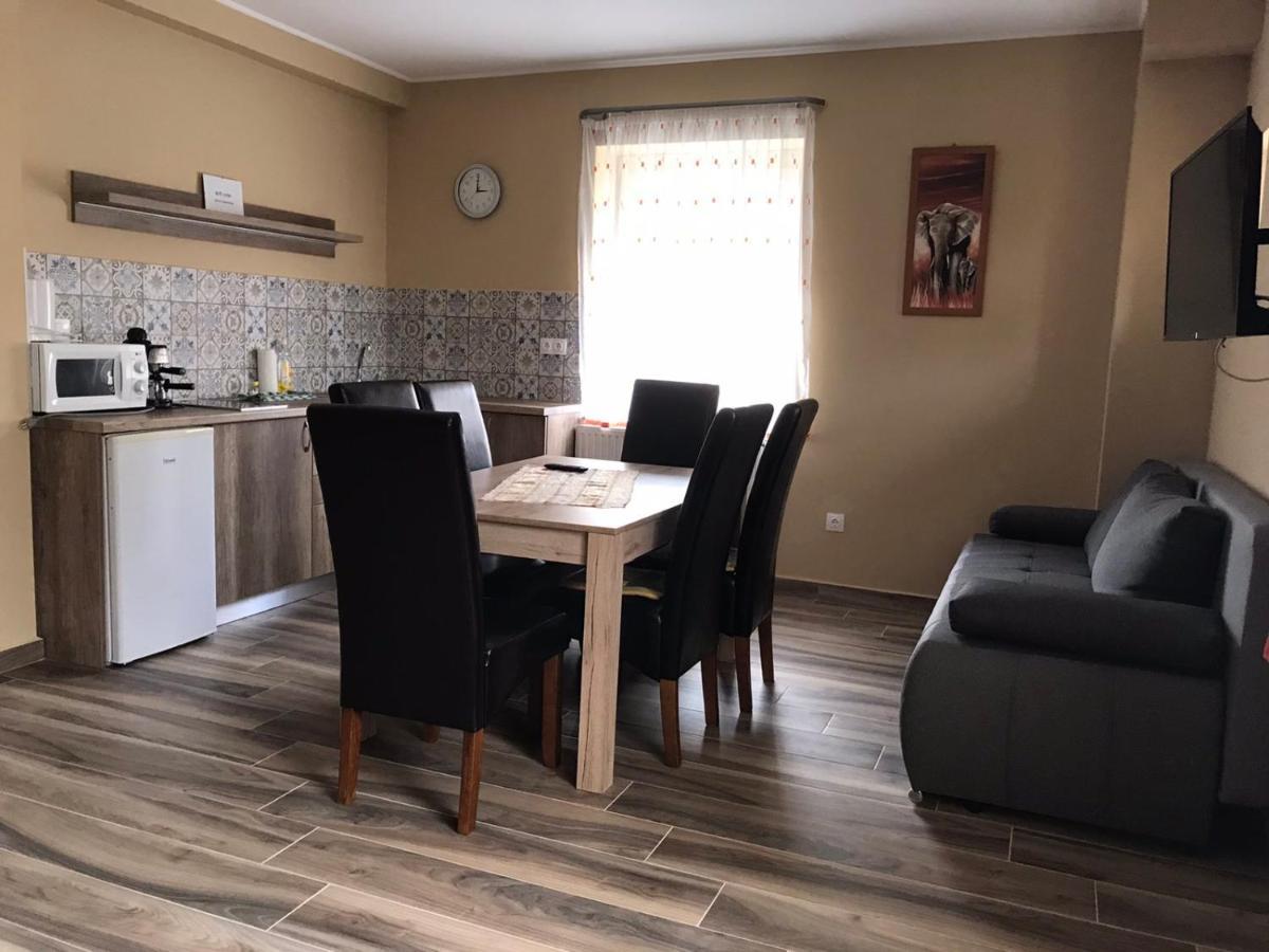Adrienn Apartman Sárvár المظهر الخارجي الصورة
